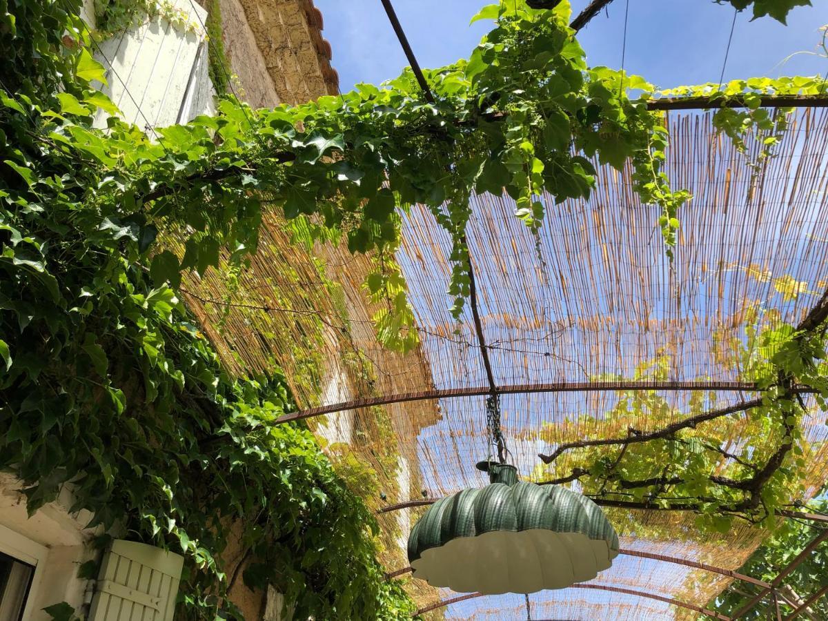 La Belle Etoile Chambres Roaix 外观 照片